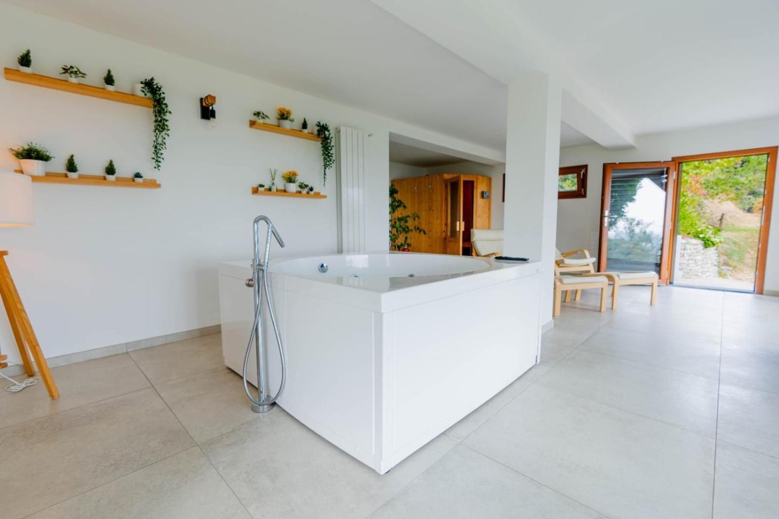 Chalet Sophie - Luxury Chalet Roletto Exterior foto